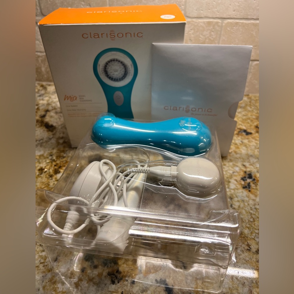 New Clarisonic Mia Sonic Skin Cleansing 1 Speed Teal Color
